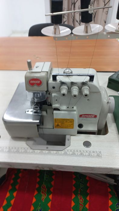 Швейная машина. Оверлог.