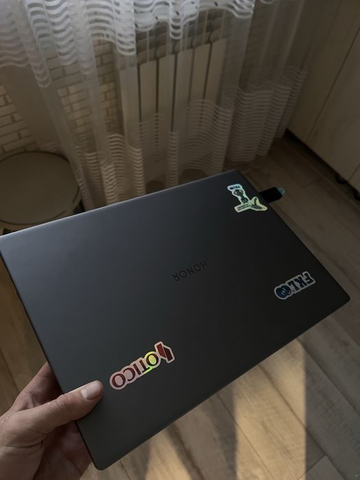 Ноутбук honor x16