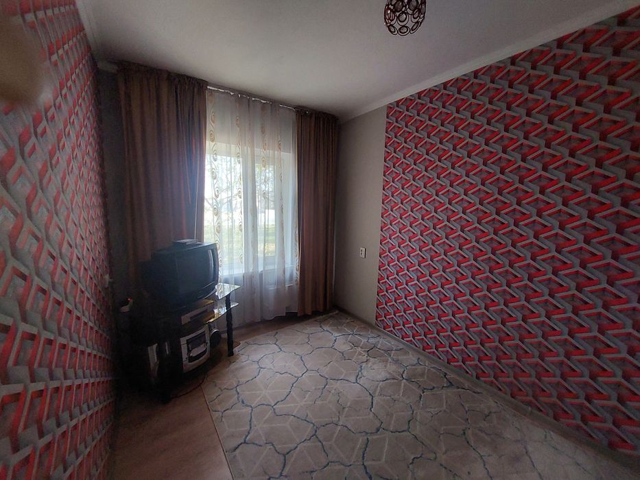 Продаёт 4х комнатная квартира