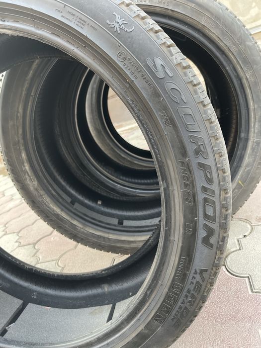 Резина 275/40/22