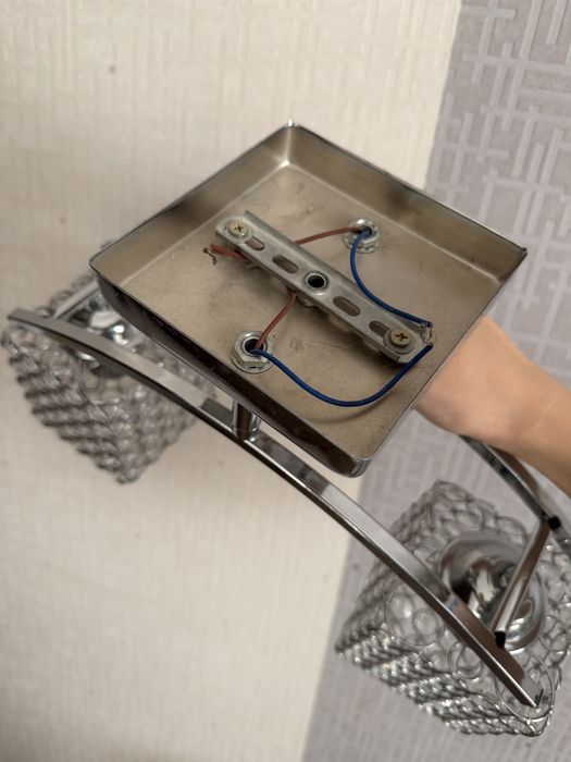 Продам люстру для спальни, кухни