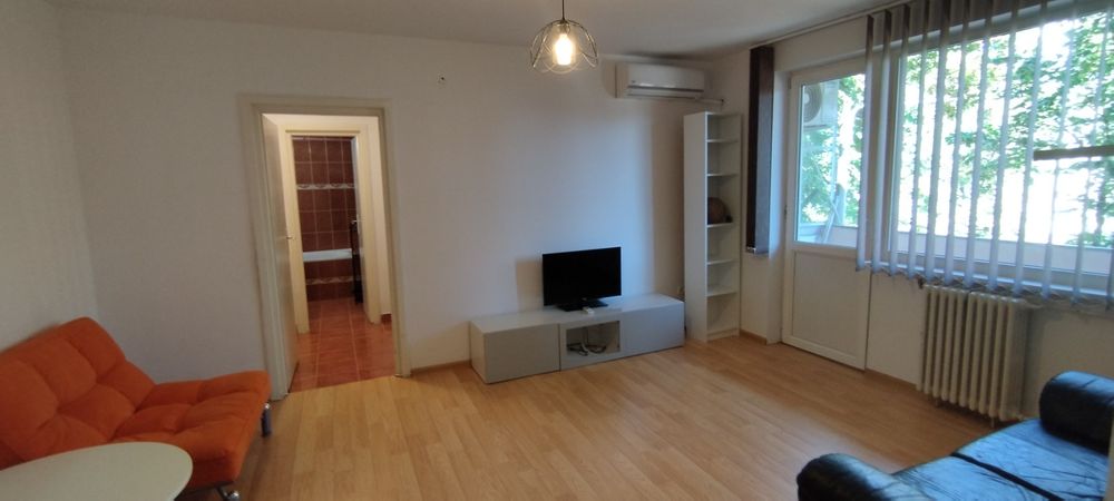 Proprietar inchiriez apartament 3 camere