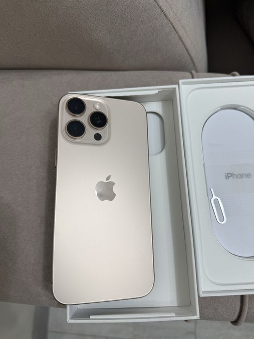 Продам iPhone 16 Pro Max  256 гб в отличном сотсояянии .