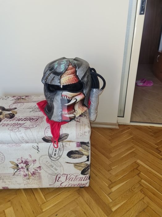 Моторна  каска ;PREDATOR;