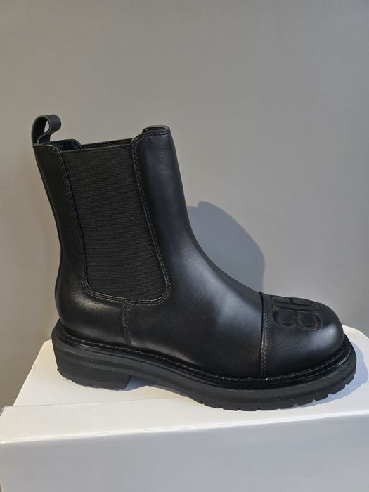Ghete din piele Balenciaga 37 38 si 39 Noi!