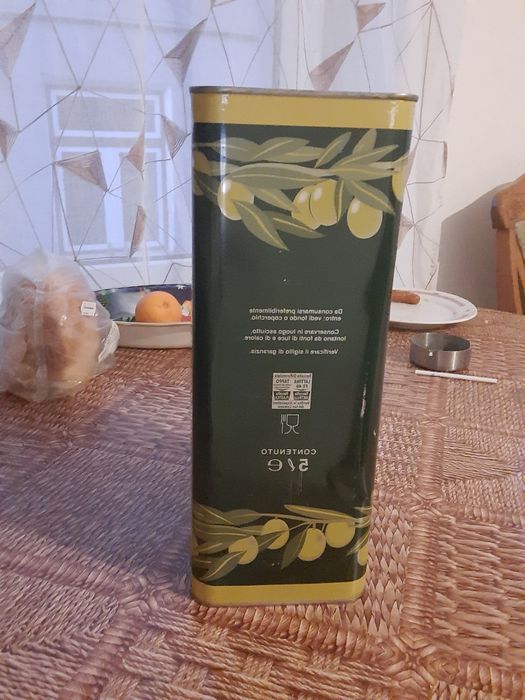 Ulei de măsline adus din Italia