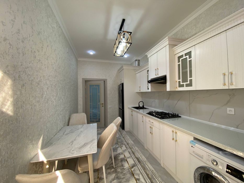 3 xonalik vokzal yulni ustida