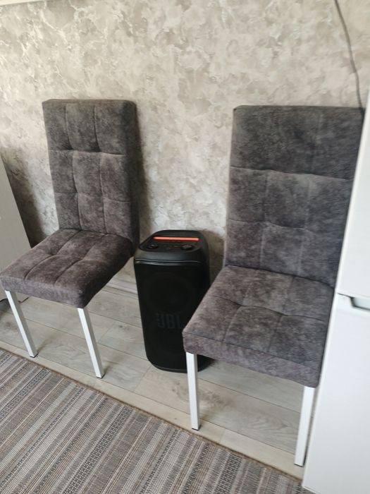 Продам два стула