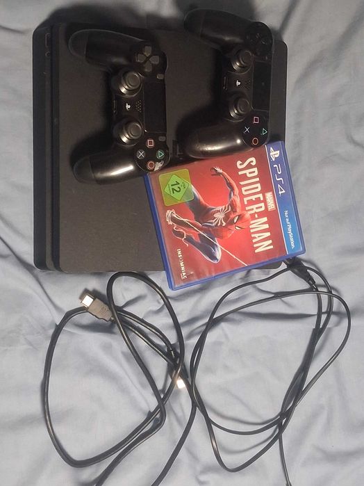 Playstation 4 slim  cu 2 telecomenzi si 1 joc