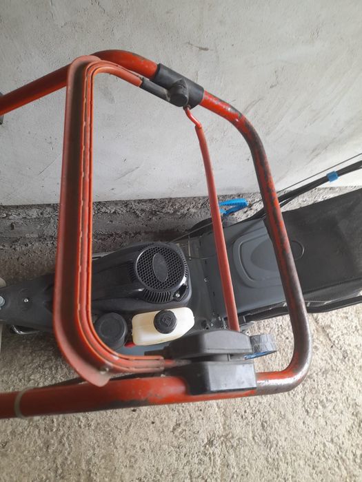 Cositoare pe benzina de gazon sabo