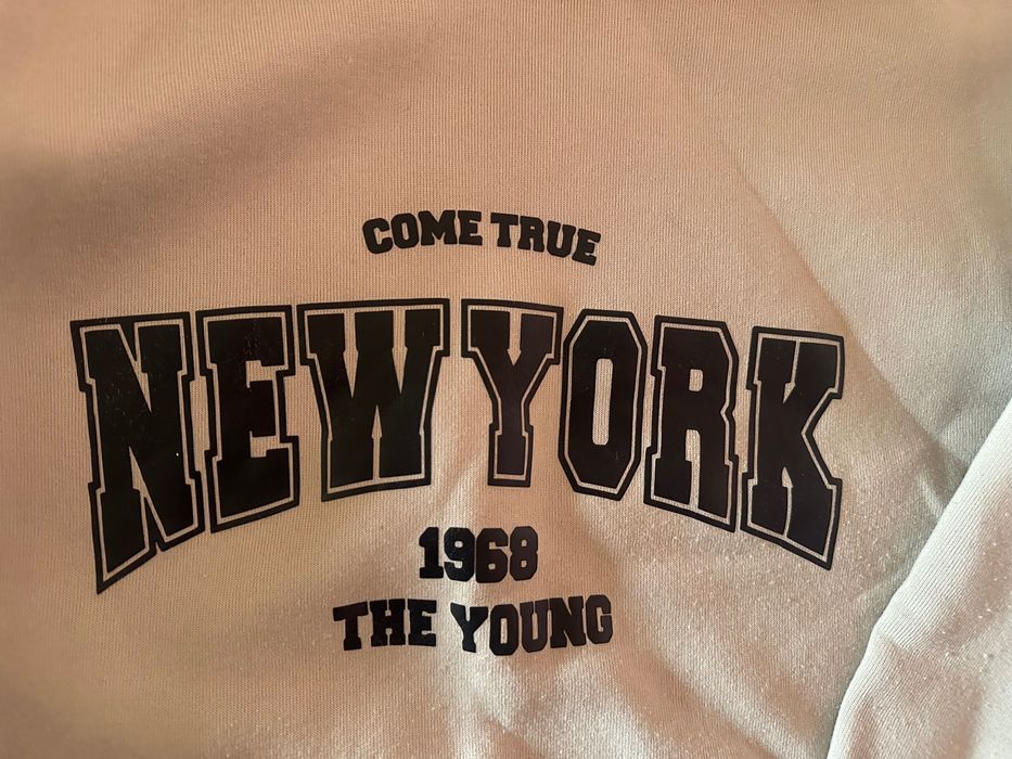 Дамски  бежов суитшърт