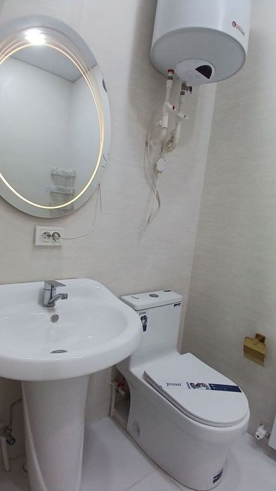 Срочно сдаётся 2 х комнатная в Новостройке на Максима Горького