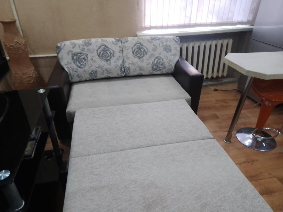 Продам небольшой диванчик