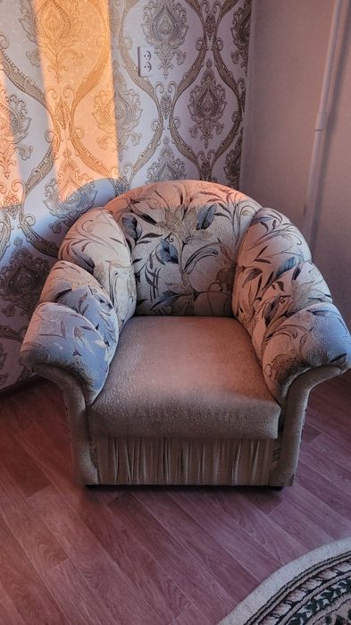 Продаётся кресло.