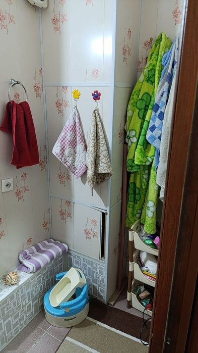 Продам 2-х комнатную СреднРемонт. Сергели .дуслик.  конечка автобусов