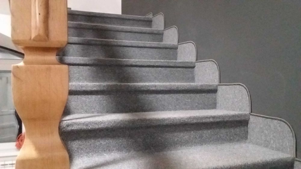 Vanzare ,Montare ,Surfilare MOCHETA ,covoare pt.hoteluri,biserici etc.