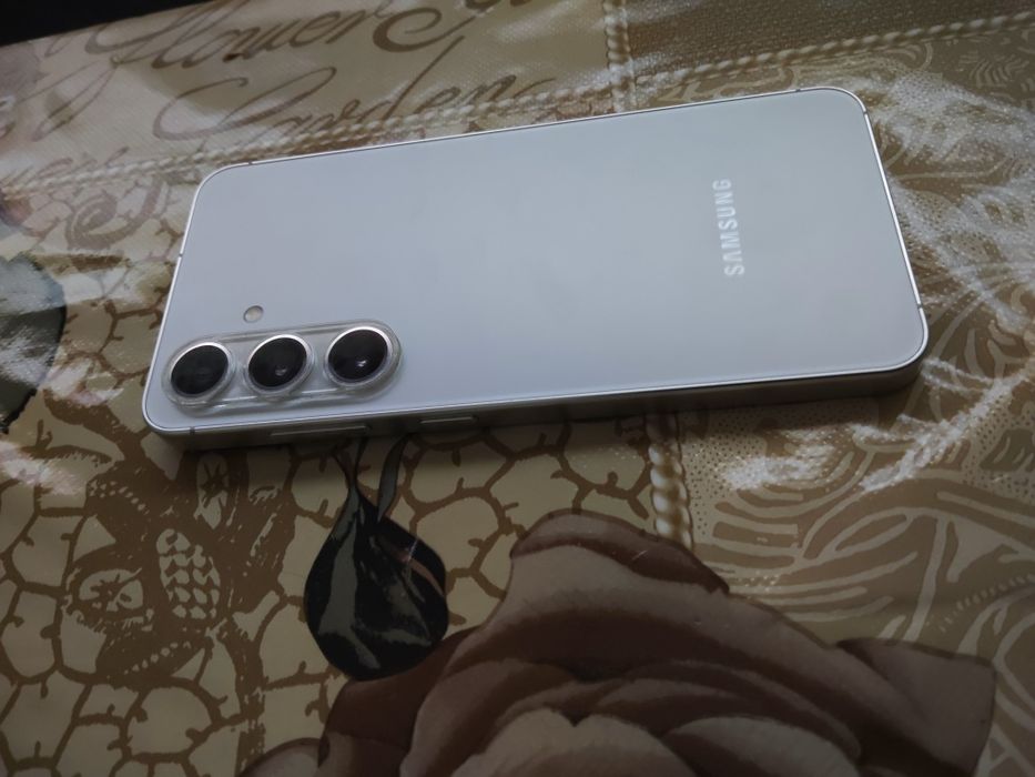 Продаётся Samsung s24