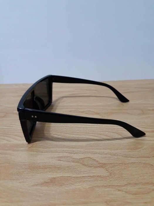 Ochelari de soare supradimensionați