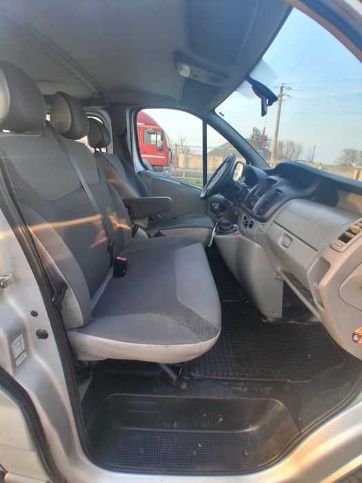 Opel vivaro 2.0 diesel 114 cp
