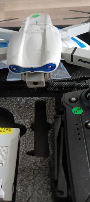 Drona E99 Pro 2 baterii