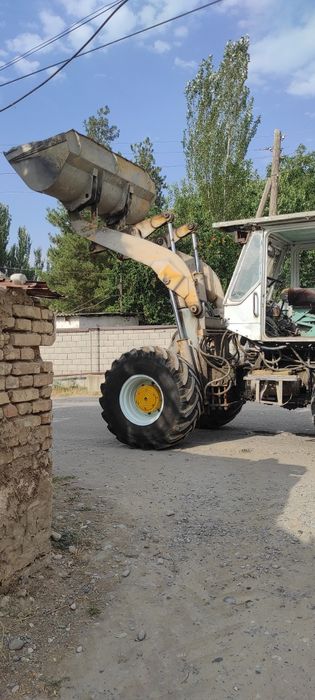 Pogruzchik t150 traktor