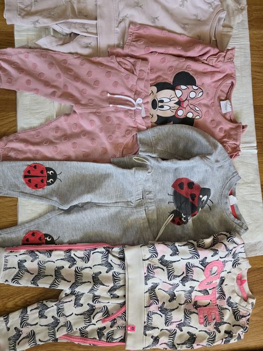 Training-uri si hanorace fetita