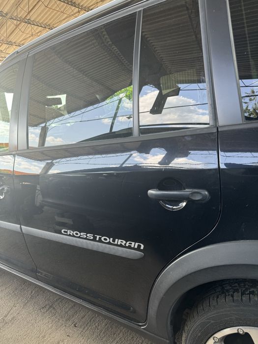 Usa stanga spate Vw Touran/ Cross Touran 2011-2015 LC9X
