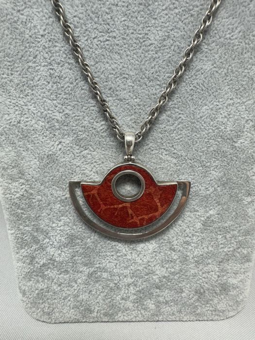 Pandantiv si lant din argint-coral rosu