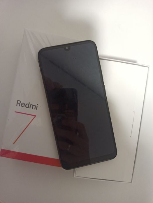 Смартфон Xiaomi Redmi 7