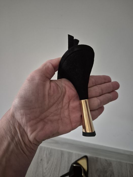 Pantofi din piele Escada
