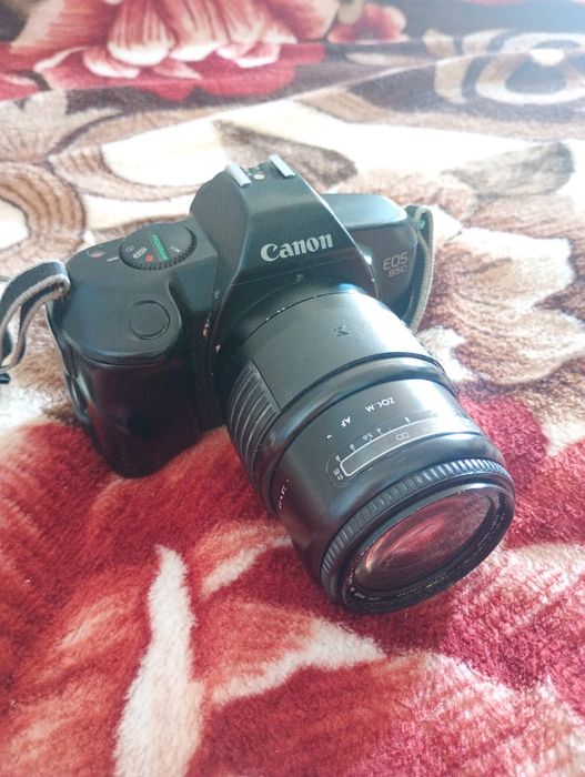 Cameră de fotografiat Canon EOS 850