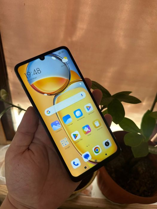 В продаже Redmi 13c.