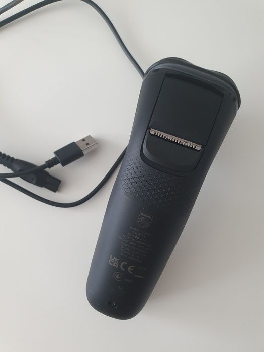 Vând aparat de ras Philips 3000 series