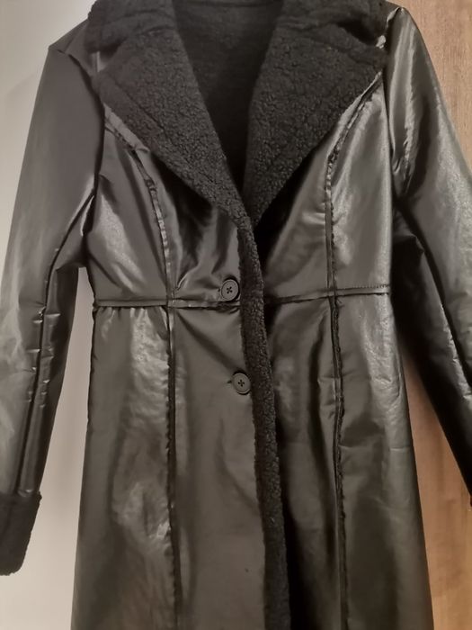 Черно кожено палто