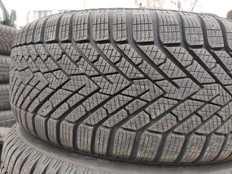 2бр Като нови зимни гуми 225 55 17 - Pirelli - DOT 2024