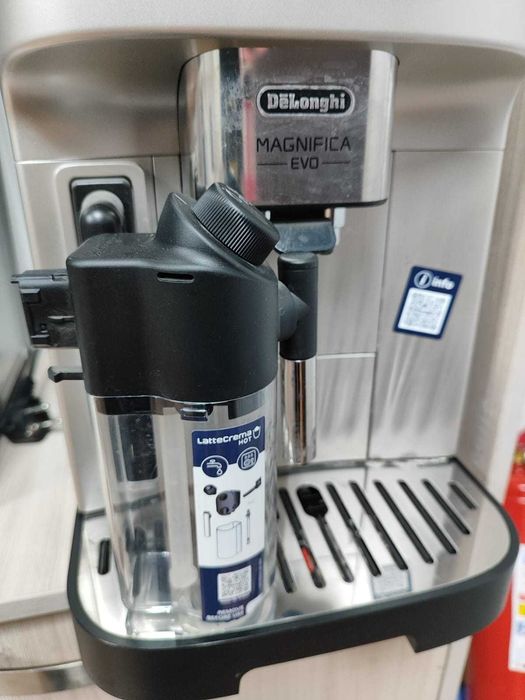 Кофемашина De'Longhi Magnifica Evo
