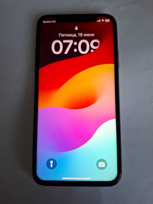 iPhone xs 64gб .