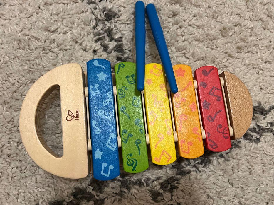 Играчки за деца, писти, движещи и др.