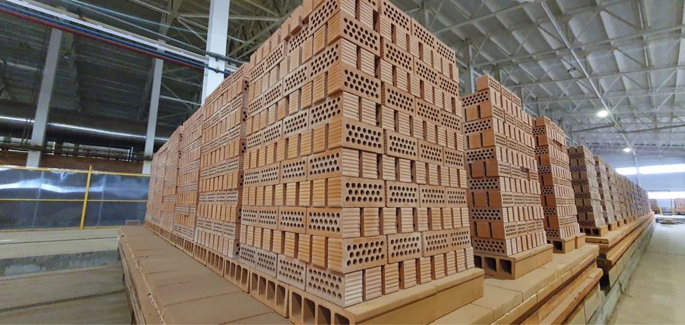 Забутовочный красный кирпич