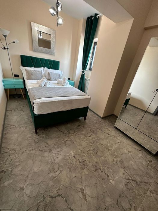 Închiriez apartament