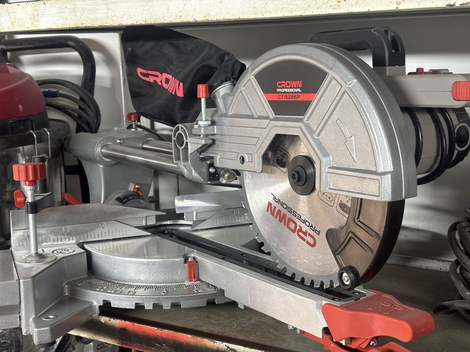 Торцовочная пила CROWN