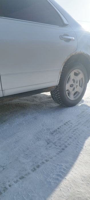 Автомобиль Nissan Leopard