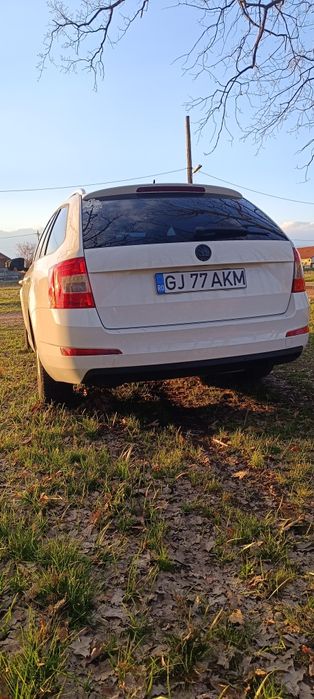 Octavia 3 2.0 TDI DSG 150CP – Panoramic – Climatronic – Preț bun!