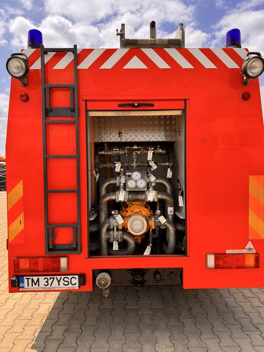 Mașina de pompieri MAN, echipata si înmatriculată, 2500 L + spuma