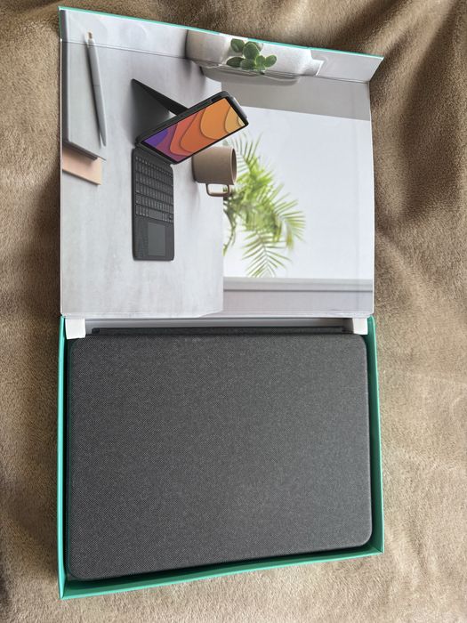Калъф с клавиатура Logitech combo touch ipad air 4 &5 generation