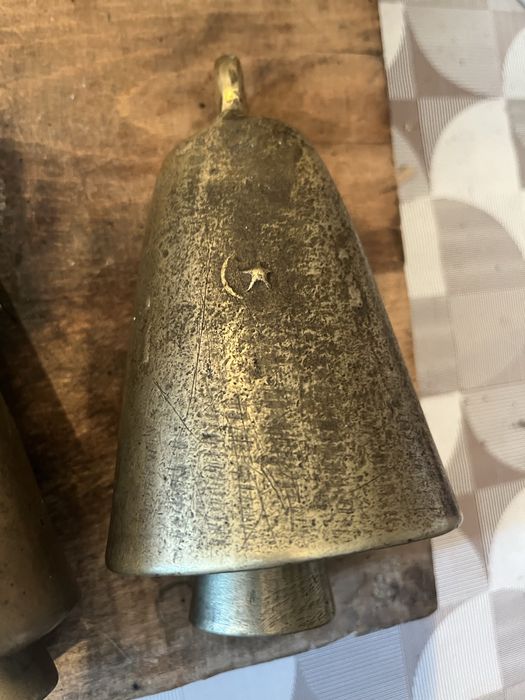 Продавам стари звънци