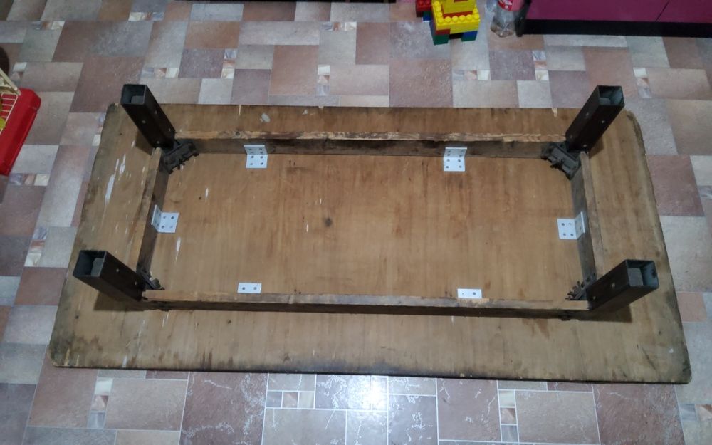 Продам столик ( дахтархан)