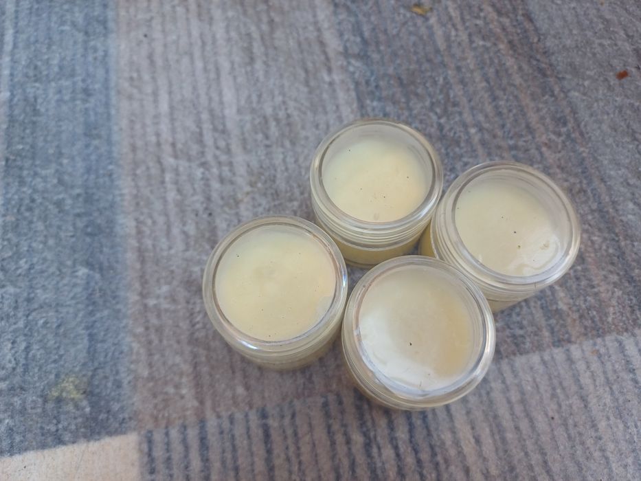 Домашен мехлем от Лайка,мед, невен,жълт кантарион, лавандула