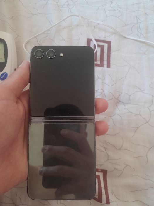 Samsung galaxy z flip 5