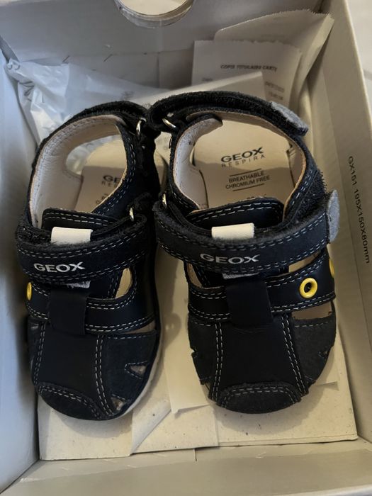 Бебешки сандали Geox